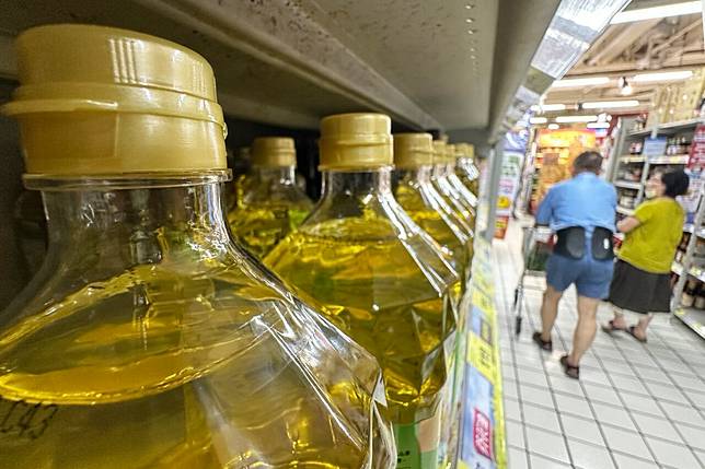 致癌油食安風暴狂燒近兩周，衝擊已從上游油品一路擴及整個餐飲產業。記者蘇健忠／攝影