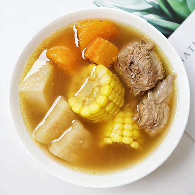 蘿蔔和粟米屬於不少香港家庭都喜歡用來煲湯的食材。