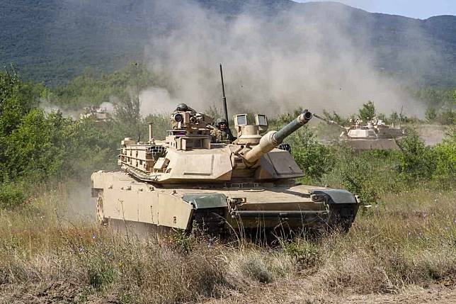 ▲美國派出M1A2戰車參加保加利亞主辦的多國軍演。（圖／美國陸軍）