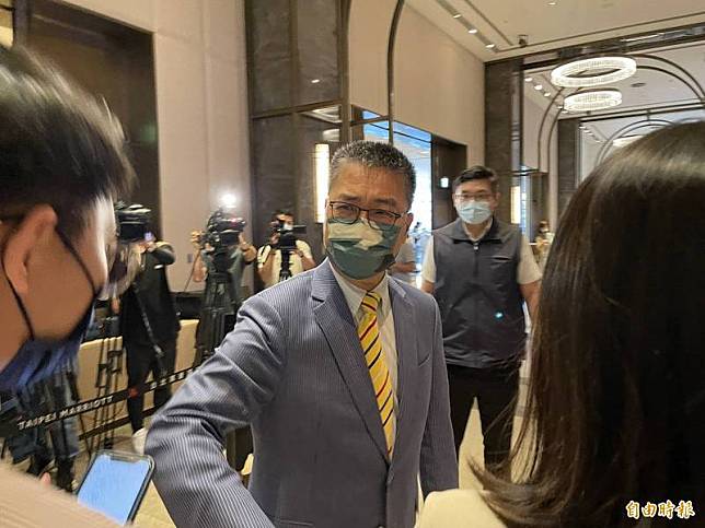 鴻海創辦人郭台銘點名內政部長徐國勇「尸位素餐」，對此，徐國勇今回應，絕無任何閣員可以尸位素餐，強調力挺警察決心。(記者鄭名翔攝)