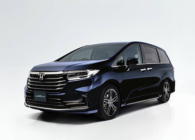 Honda Odyssey 在動力上稍微弱勢一些，不過在車室空間表現上，是同級模範生。