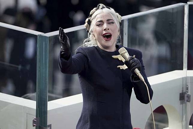 2021年1月20日，美國第46位總統拜登與第49位副總統賀錦麗就職大典，女神卡卡（Lady Gaga）獻唱國歌（AP）