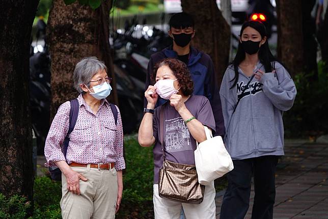 台北市敬老卡點數提高至600點。示意圖。莊宗達攝