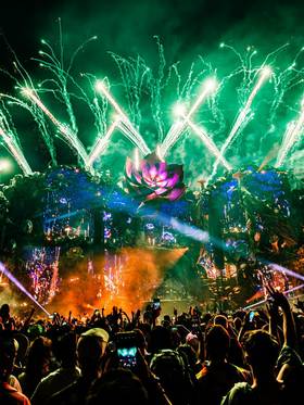Tomorrowland原定於周五開始一連兩個周末舉行，門票一早已售罄。（圖/X@tomorrowland）