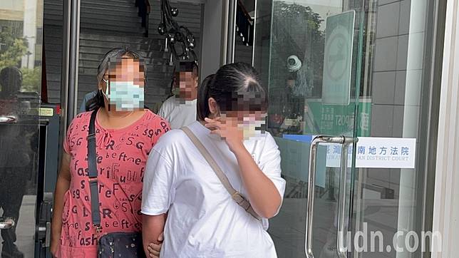 陳女一家人到庭聆聽宣判，聽到鄭男被判7年9月，直呼「判太輕」，妹妹則掩面哭泣。記者邵心杰／攝影