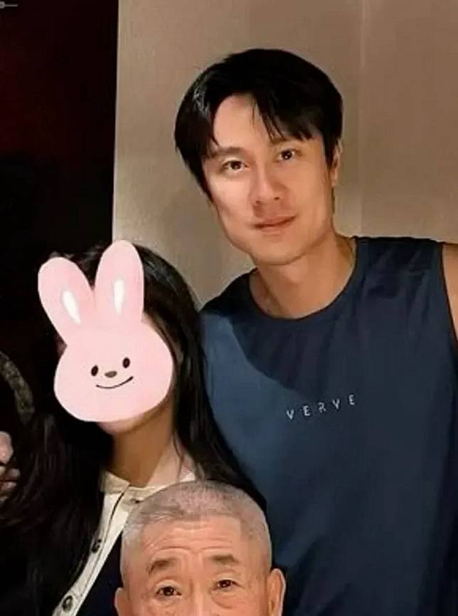  劉書宏近日在社群公開與女友的合照，兩人感情穩定。（IG）