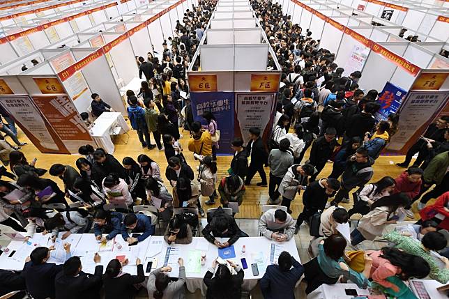 China’s registered unemployment rate was 3.6 per cent in the third quarter, down from 3.8 per cent a year earlier. Photo: Xinhua