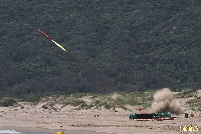 軍方在滿州九棚地區進行刺針飛彈訓練。(記者蔡宗憲攝)