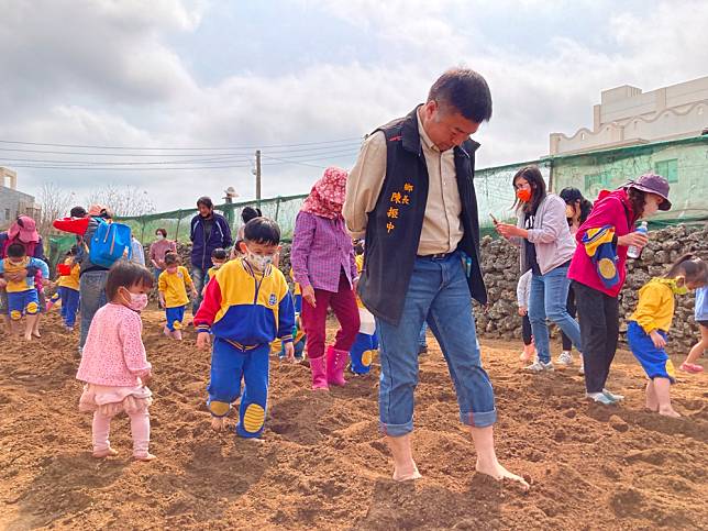 湖西幼兒園食農戶外教學 體驗田園樂趣