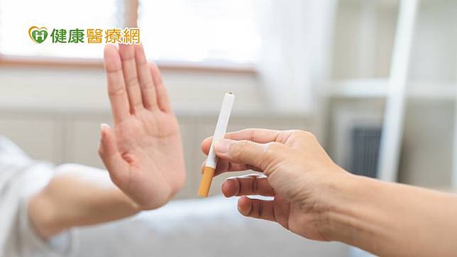 為提供有效戒菸服務、幫助民眾順利走向無菸未來，國健署將發布全新的「臺灣臨床戒菸服務指引」及「戒菸教戰手冊」。