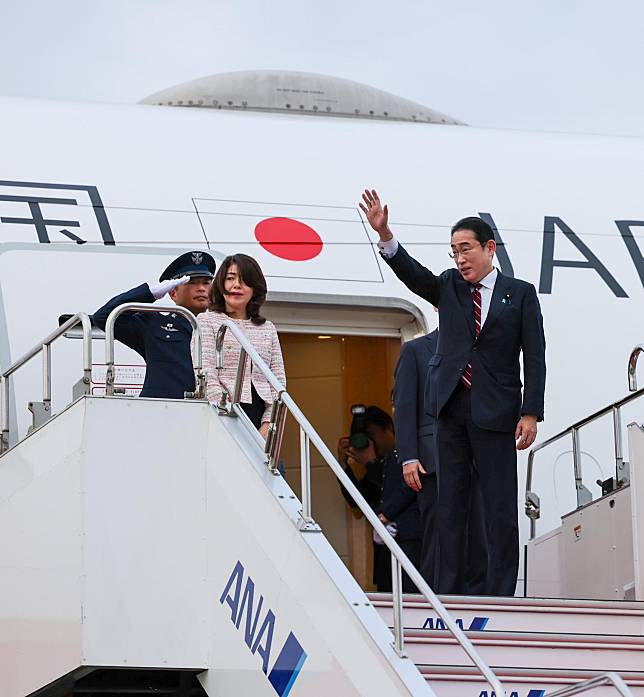 岸田文雄和夫人岸田裕子日前搭乘專機前往美國展開國是訪問。（圖片來源X@kishida230）