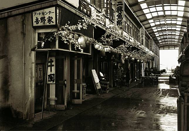 日本吉野家成立於1899年，至今已超過124年，在全球擁有2000間門市。