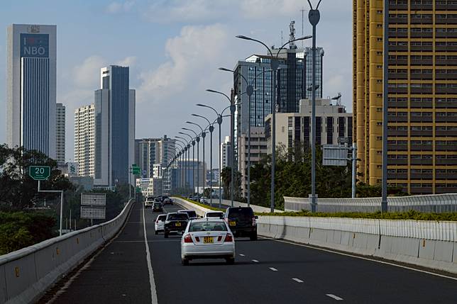 Vehicles drive on the Nairobi expressway in Nairobi, Kenya, Dec. 22, 2022. (Xinhua/Han Xu)