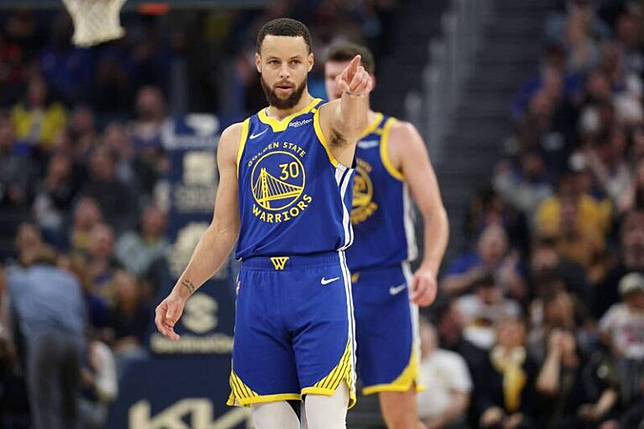 NBA／勇士擊敗拓荒者奪五連勝 柯瑞三分球紀錄只差一步！（圖／法新社）