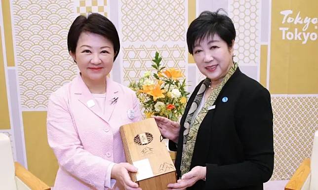 當台灣藍營一姐遇見首位東京都女性知事！盧秀燕撞臉小池百合子