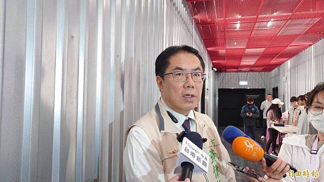 對於國民黨、民眾黨強修法「藐視國會罪」，台南市長黃偉哲今日受訪表示，一旦立法通過，立委變成「太上皇」了。(記者洪瑞琴攝)