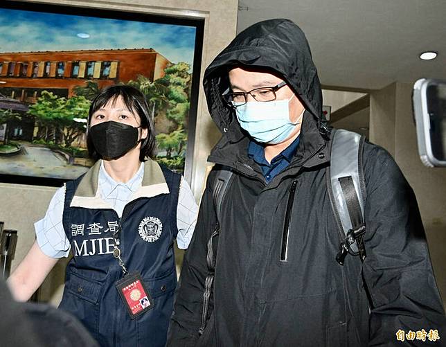 軍情局軍官侯俊榮20萬元交保。(記者羅沛德攝)