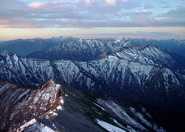 飛驒山脈橫跨富山、岐阜、長野與新潟4縣。