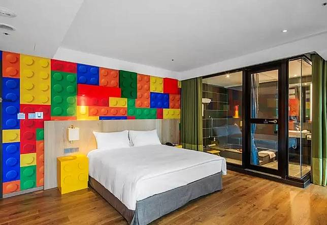 兆品酒店除了溫泉之外，小朋友可以體驗積木室(圖片提供/Ｈotels.com)