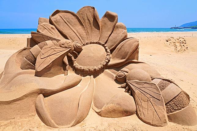 ▲2020福隆國際沙雕藝術季邀請國內知名沙雕師傅，打造栩栩如生的沙雕作品。（圖/福容大飯店福隆店） 