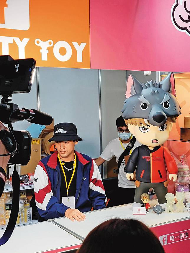 BS STUDIO曾製作藝人陳零九大公仔，在台北國際玩具創作大展發表。（BS STUDIO提供）