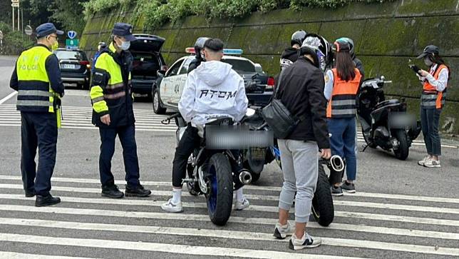 三峽、大溪警聯手陸空封鎖台7乙！取締改裝競速車輛