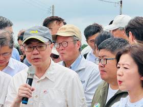 行政院長卓榮泰宣布成立雲嘉南災害復建前進指揮所，做為中央與地方協調整合平台。（圖：龐清廉攝）