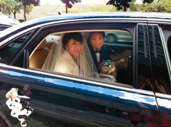 日前驚傳黃湘怡（左）已與「金色三麥」小開葉學澤婚變，結束9年的婚姻。（齊石傳播提供）