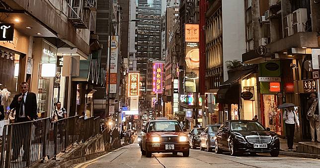 # 編輯序：風雨前，我們去了一趟香港