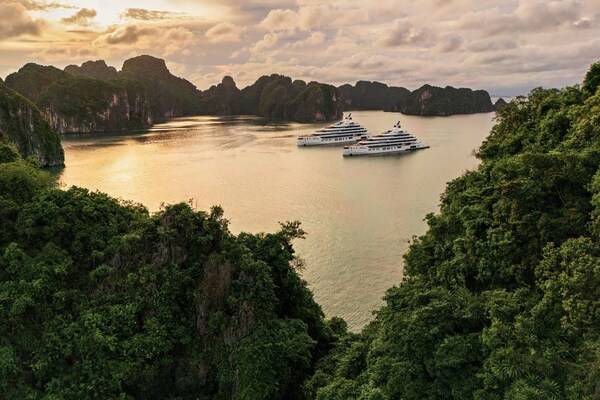 Grand Pioneers Cruises on one of the Seven Natural Wonders of the World