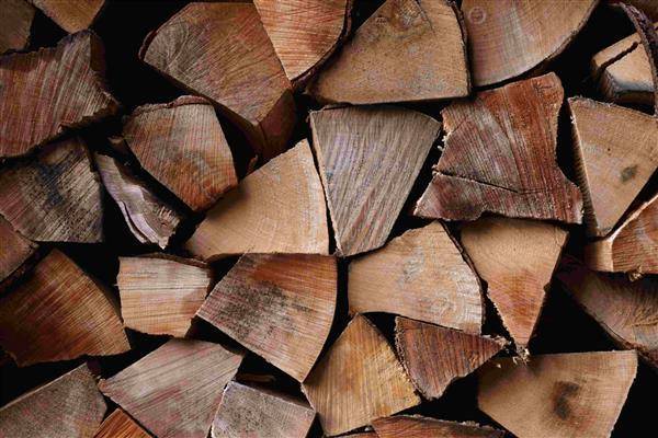 木柴在歐洲仍是主要的取暖燃料之一，歐洲天然氣危機也帶動木柴價格飆漲。彭博新聞