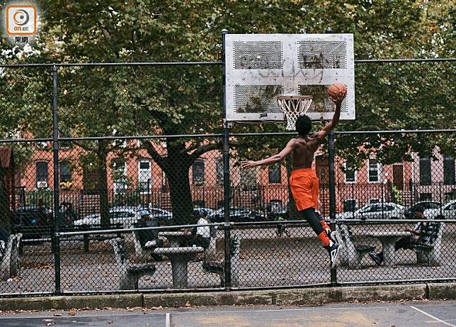 N3XT L3V3L設計靈感源自魯克林區一眾街頭籃球員。（互聯網）
