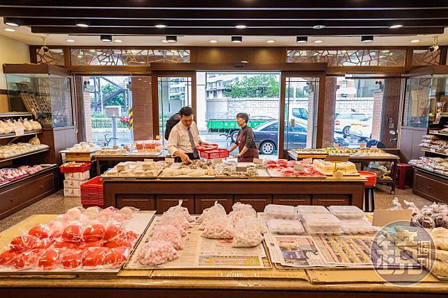 「汐止紅龜店」創立於1897年，已有百年歷史。