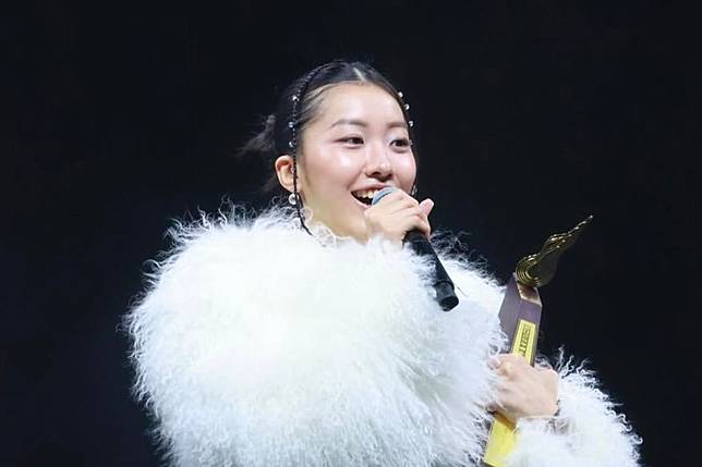 陳康堤24日出席十大中文金曲頒獎禮」勇奪最有前途新人金獎。翻攝_constancec_ IG