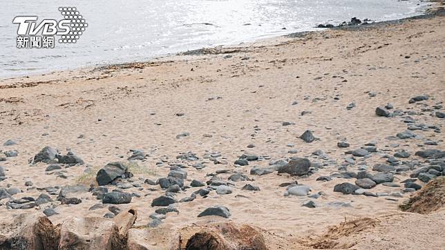 日本千葉縣海灘驚見腐爛白骨屍。（示意圖／Shutterstock達志影像）