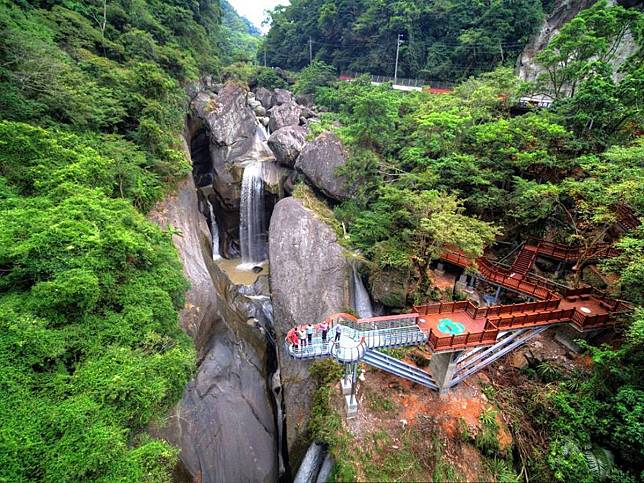 又一天空步道  青蛙石天空步道在尖石