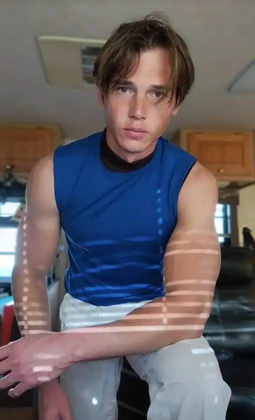 แบรด เลิฟ ขอทานหน้าหล่อ-5