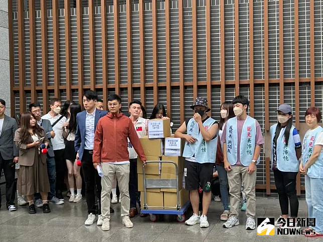 ▲罷免吳沛憶二階連署份數不夠送件失敗。（圖／記者林怡昕攝，2025.06.07）