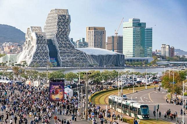 高雄在地粉專列出高雄40向冷知識，其中「沒有特產」被列為第一名。圖／高雄熊 Kaohsiung Bear