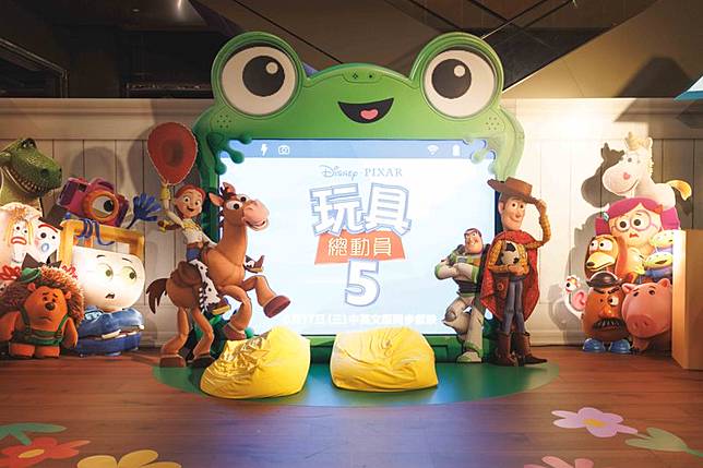 「CACO」在南港Lalaport還原《玩具總動員》經典房間，超吸睛打卡牆與懷舊場景吸引無數粉絲朝聖。（加州椰子集團供圖）
