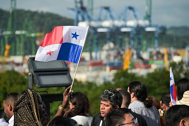 People participate in a ceremony celebrating the 25th anniversary of the handover of the Panama Canal in Panama City, Panama, on Dec. 31, 2024. (Xinhua/Chen Haoquan)