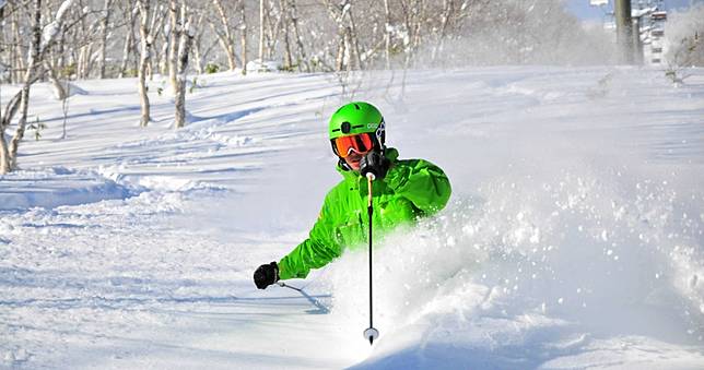 北海道降雪創歷年新低！札幌雪祭緊急「調雪」趕製冰雕