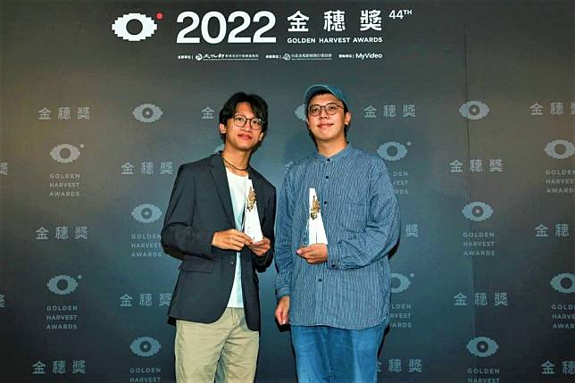 朝陽科大陳浩維（左）及王韋喬以《腸躁男孩》獲金穗獎評審團特別獎。（記者黃俊昇翻攝）