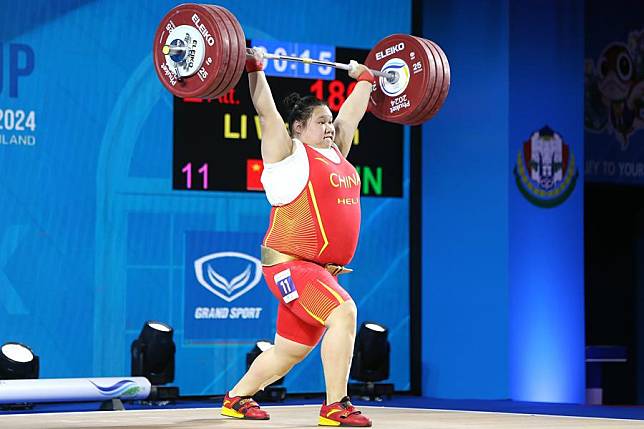Li Wenwen in action during the women's +87kg category at the International Weightlifting Federation (IWF) World Cup in Phuket, Thailand, April 10, 2024. (Xinhua/Wang Teng)