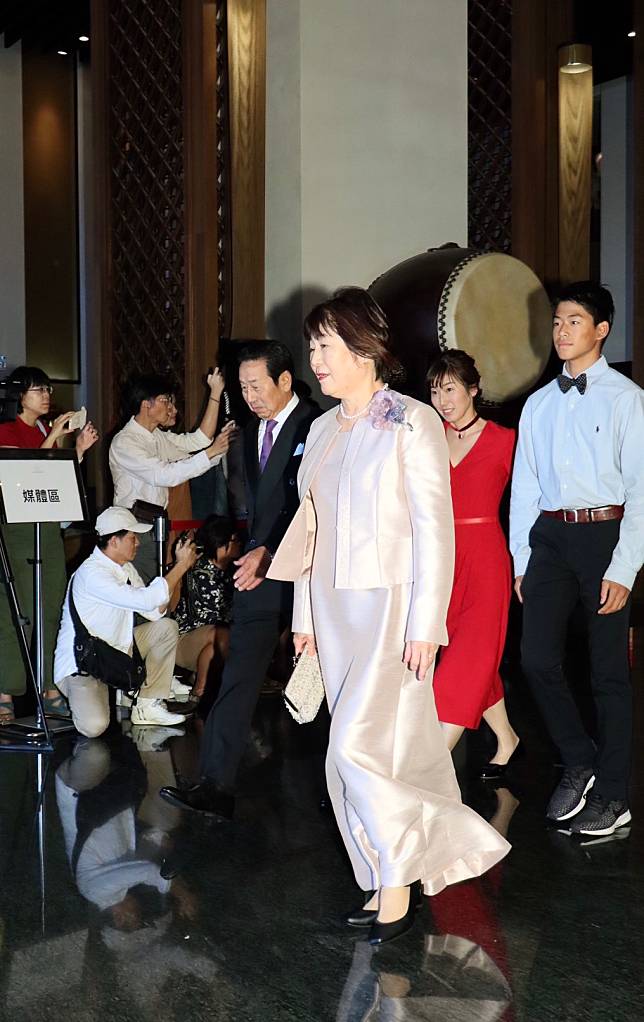 Akira的父母親(前排)、大姊以及大姊的兒子(後排)共同出席Akira與林志玲的世紀婚禮。記者林伯東／攝影