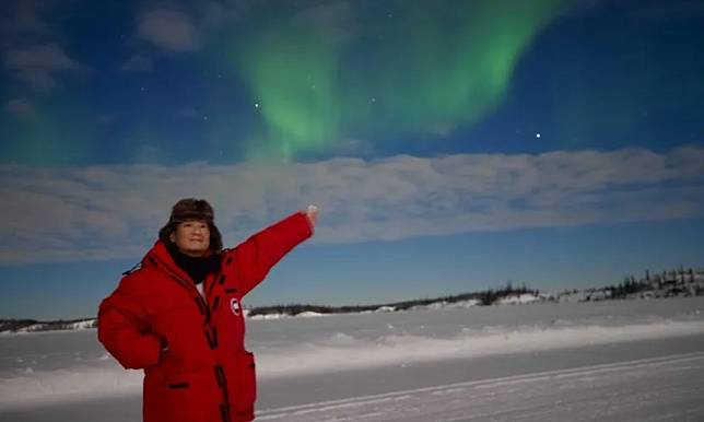 扛40公斤藥水遠征極光！他靠雙腳證明：洗腎不等於被困在醫院，飛9100公里追夢不受限