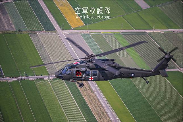 空軍救護隊的UH-60M黑鷹直升機。（取自中華民國空軍臉書）