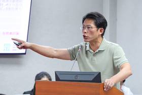 民眾黨總召黃國昌14日於司法法制委員會質詢。（顏麟宇攝）