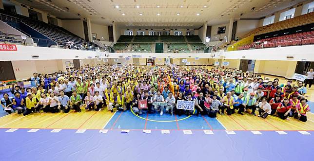 新竹市環保局十七日在新竹市立體育館舉辦「一一三年度全國環保志（義）工群英會」初賽，共有五百多名環保志工熱情參與。(記者曾芳蘭攝)