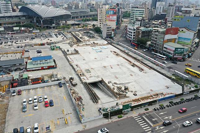 大台中轉運中心施工穩定推進，預計一一五年上半年完工啟用。（記者陳金龍攝）